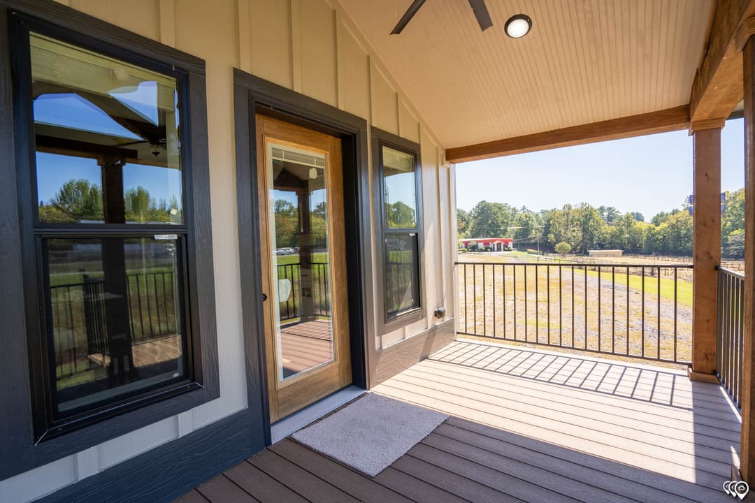 Cozy cabin 2 exterior home features