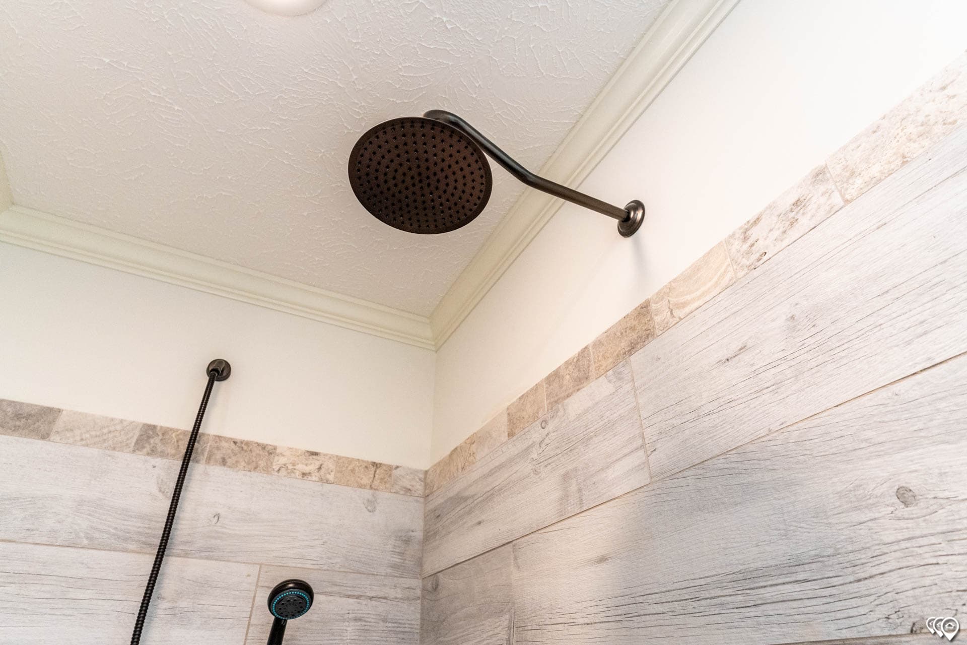 Aimon bathroom home features